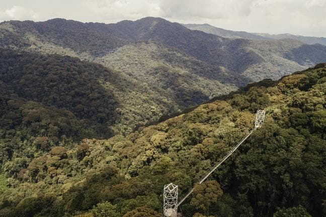 safari-in-rwanda-canopy-walkway_02